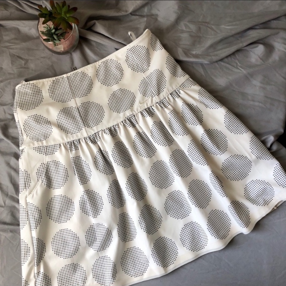 Nike Reversible High Waisted Puffy Tennis Skirt M